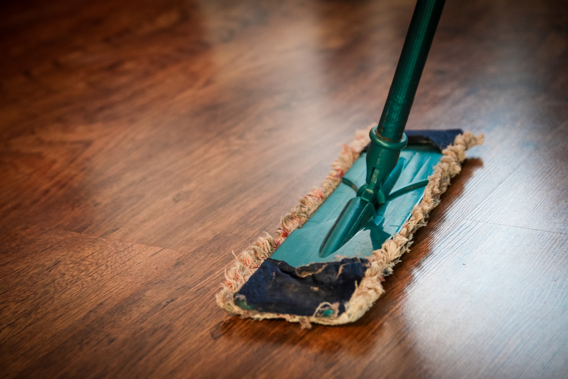 Tackle Cleaning Vinyl Plank Flooring, Best Way To Sweep Hardwood Floors